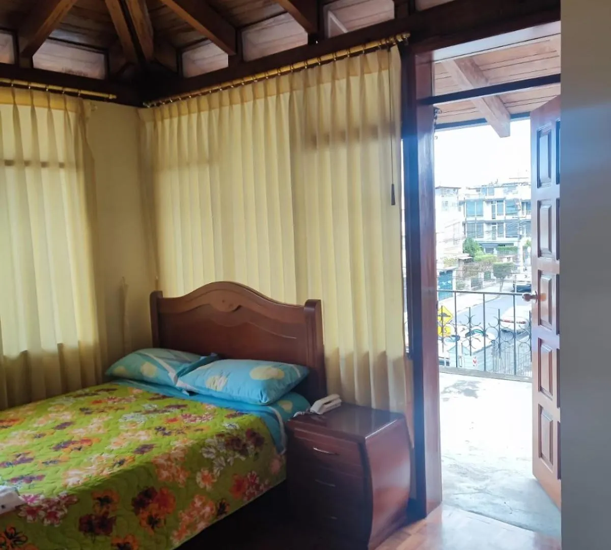 Hostal El Confort Quito Norte Guest house